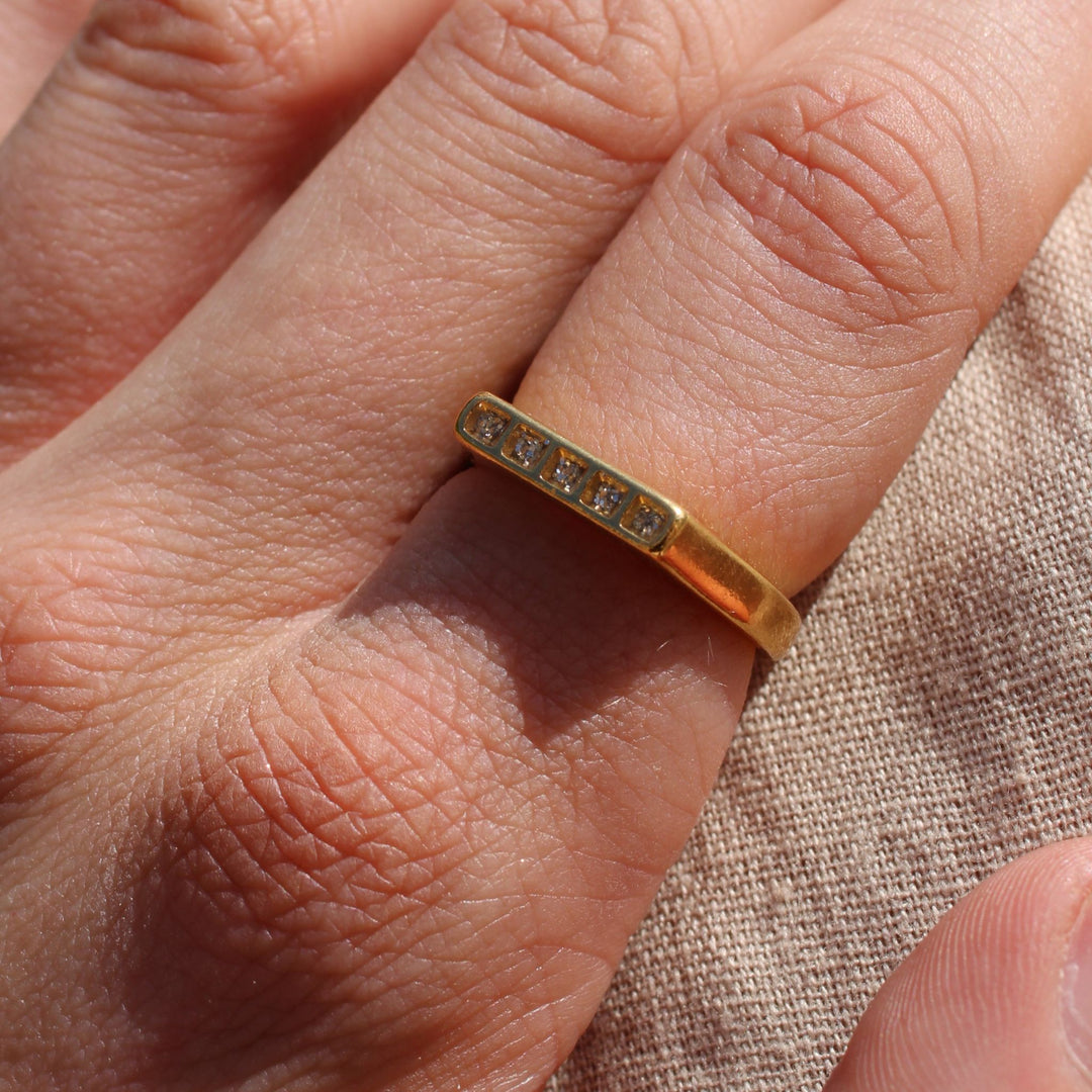 Cassie Bar Ring, Gold