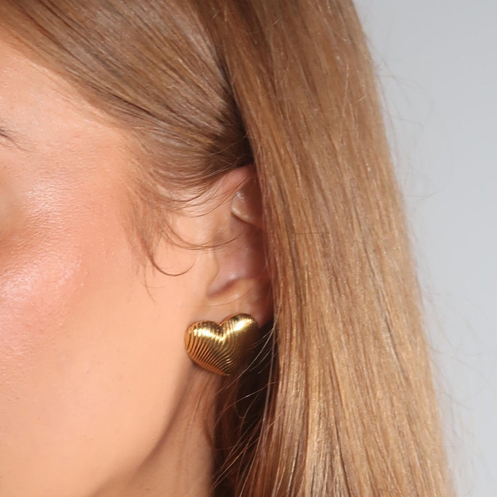 Ribbed Heart Oversized Studs, Gold