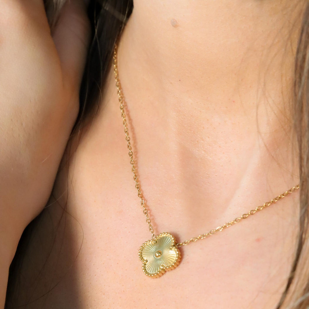 Clover Necklace, Gold