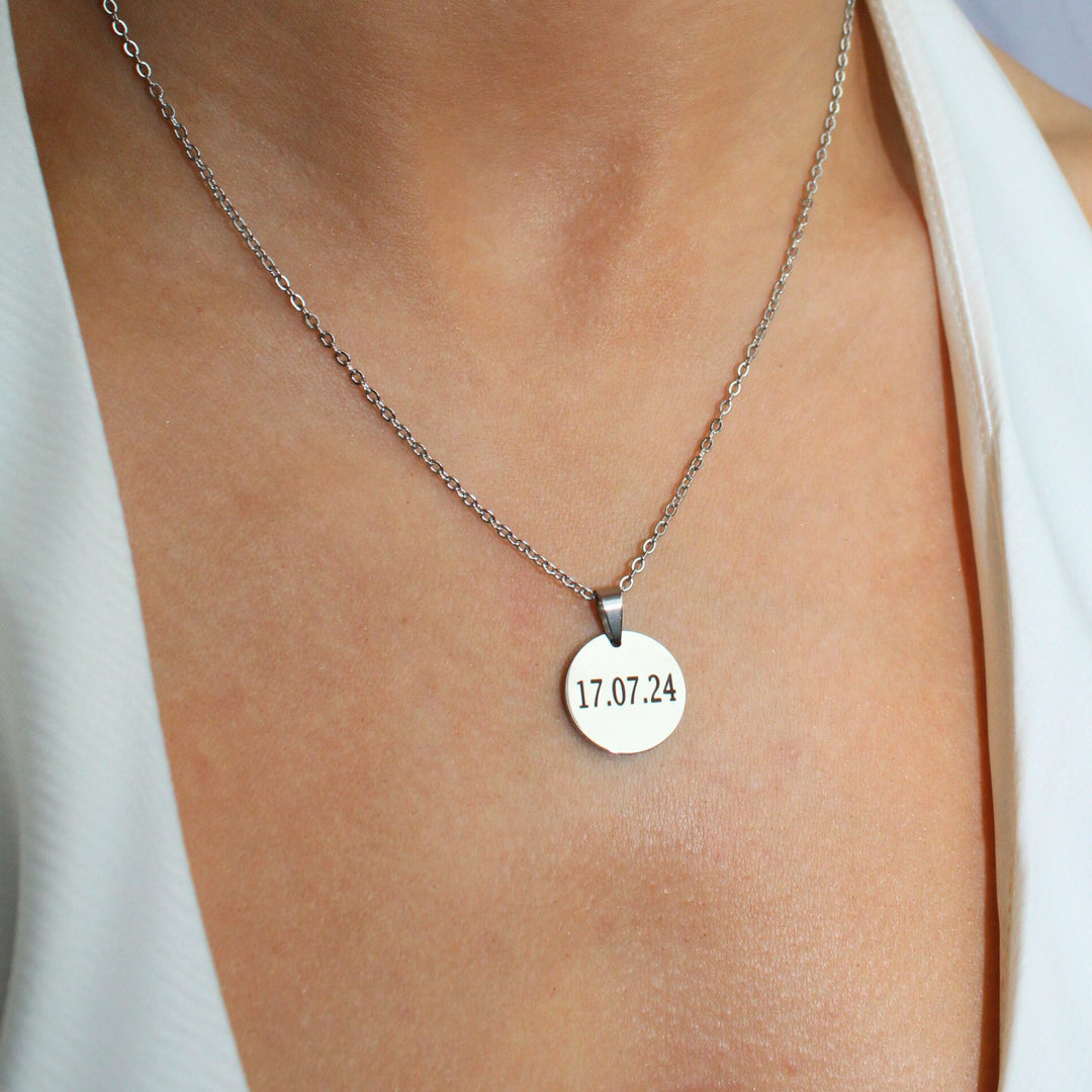 Fine Chain Engravable Pendant Necklace