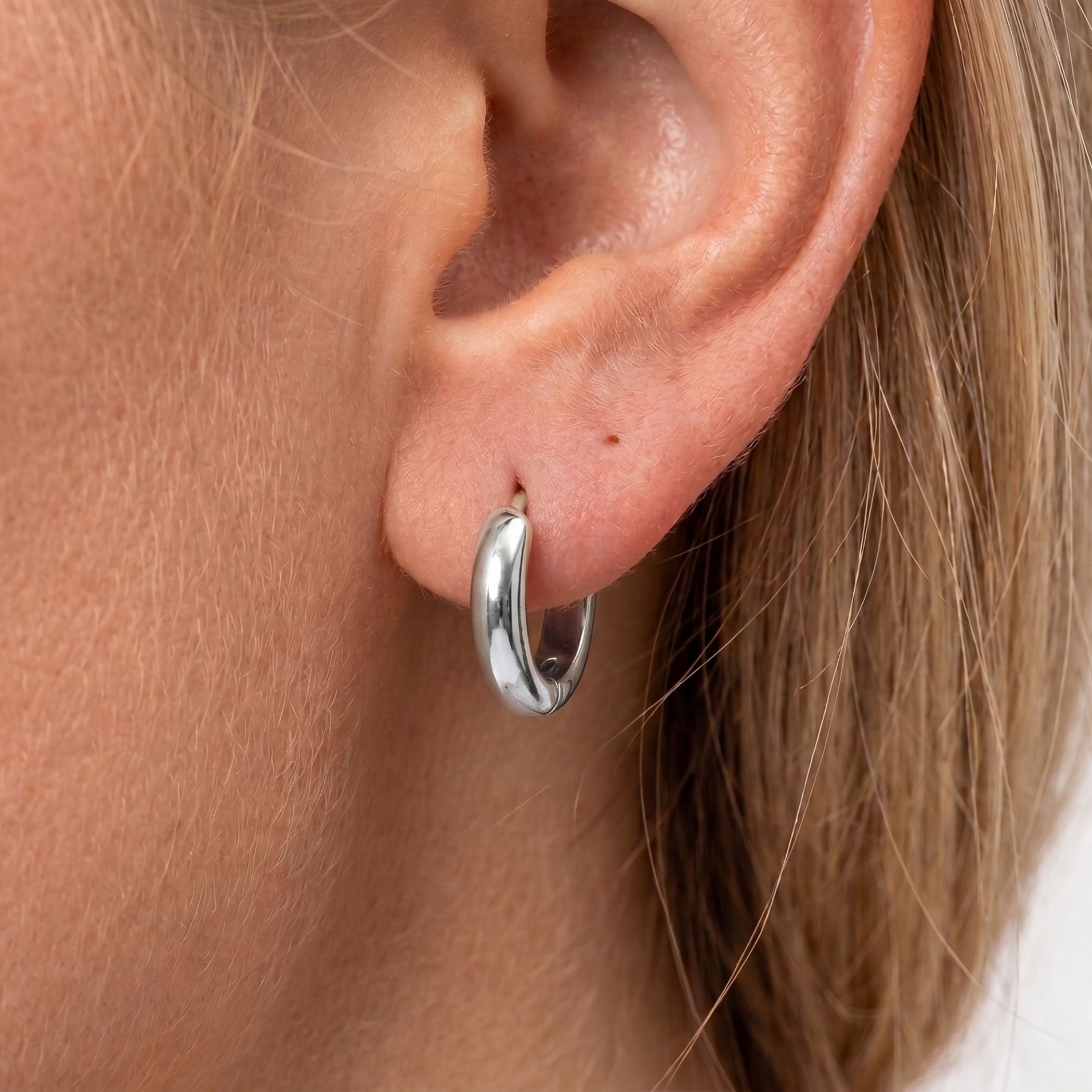 Atlas Chunky Hoops in Silver