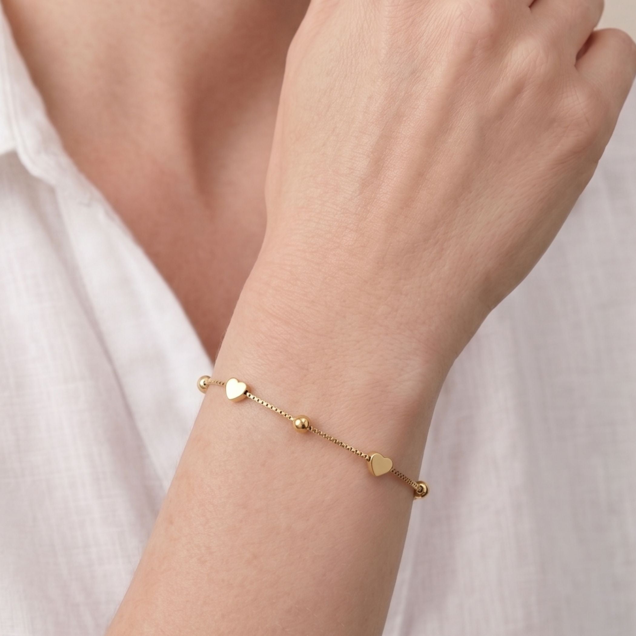 Heart & Ball Bracelet in Gold
