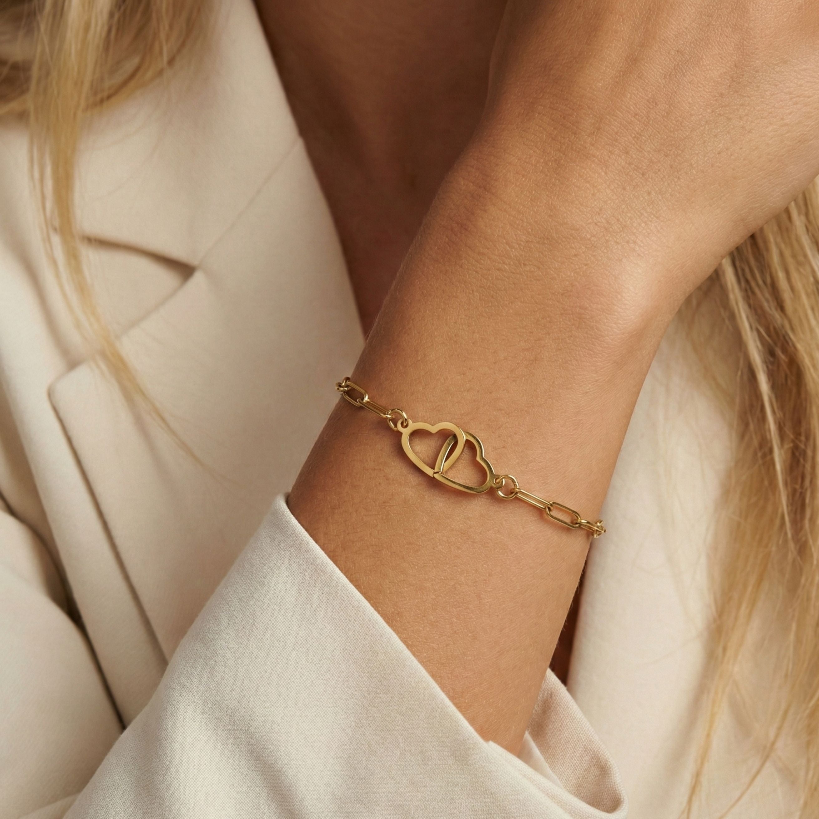 Interlinked Heart Paperclip Bracelet in Gold