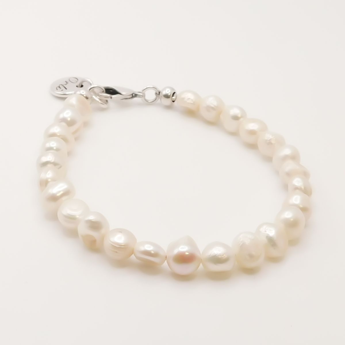pearl bridal bracelets  white pearl bracelets  diamante and pearl  bracelets  Girls Love Pearls online UK